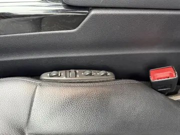 Mercedes-Benz E300 Bluetec hybrid