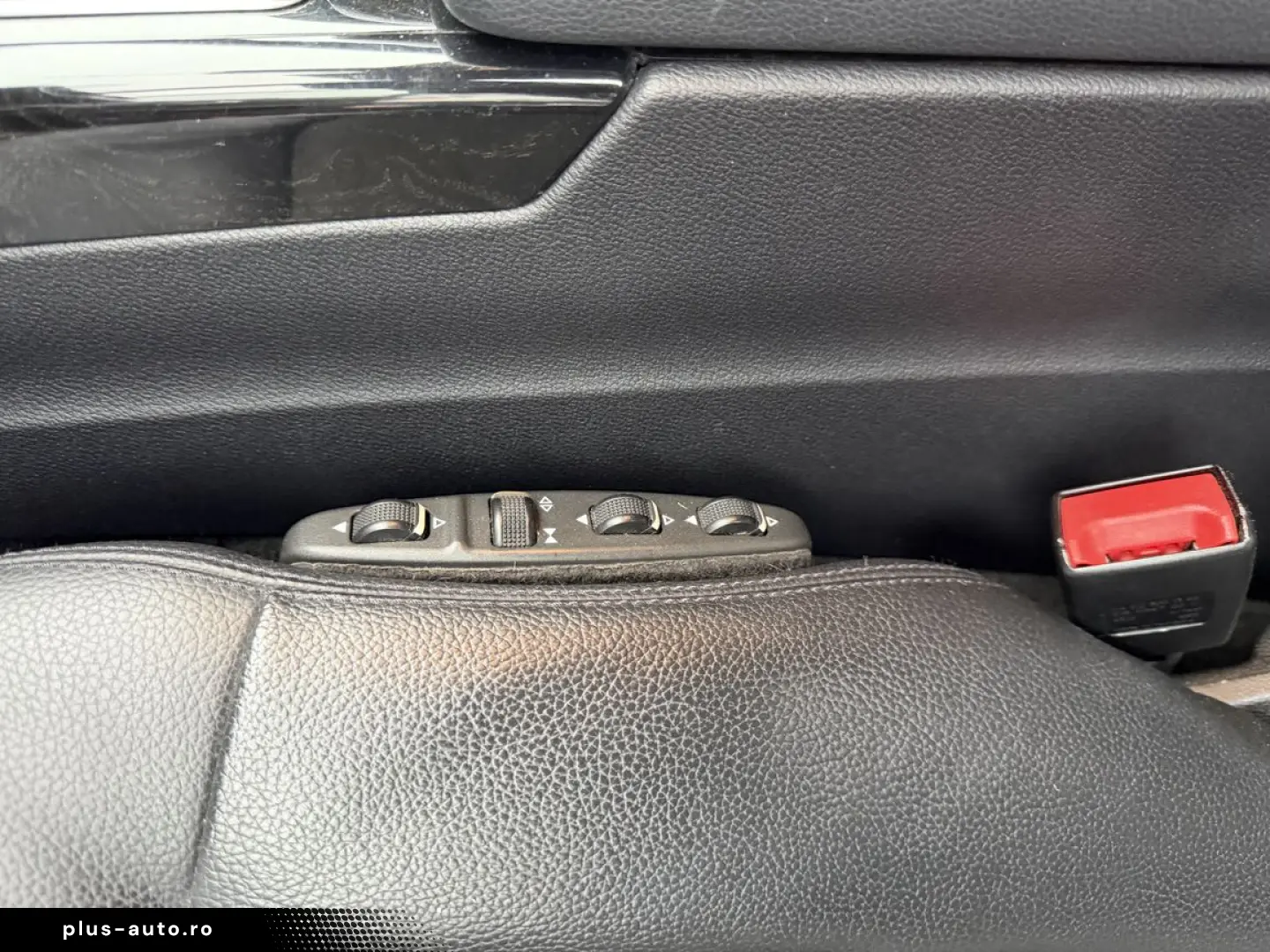 Mercedes-Benz E300 Bluetec hybrid