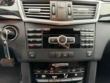 Mercedes-Benz E300 Bluetec hybrid