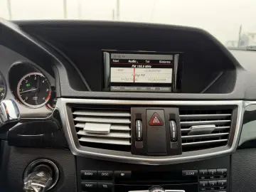 Mercedes-Benz E300 Bluetec hybrid