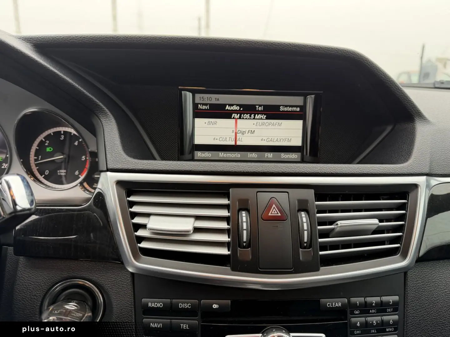 Mercedes-Benz E300 Bluetec hybrid