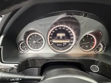 Mercedes-Benz E300 Bluetec hybrid