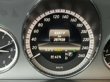 Mercedes-Benz E300 Bluetec hybrid