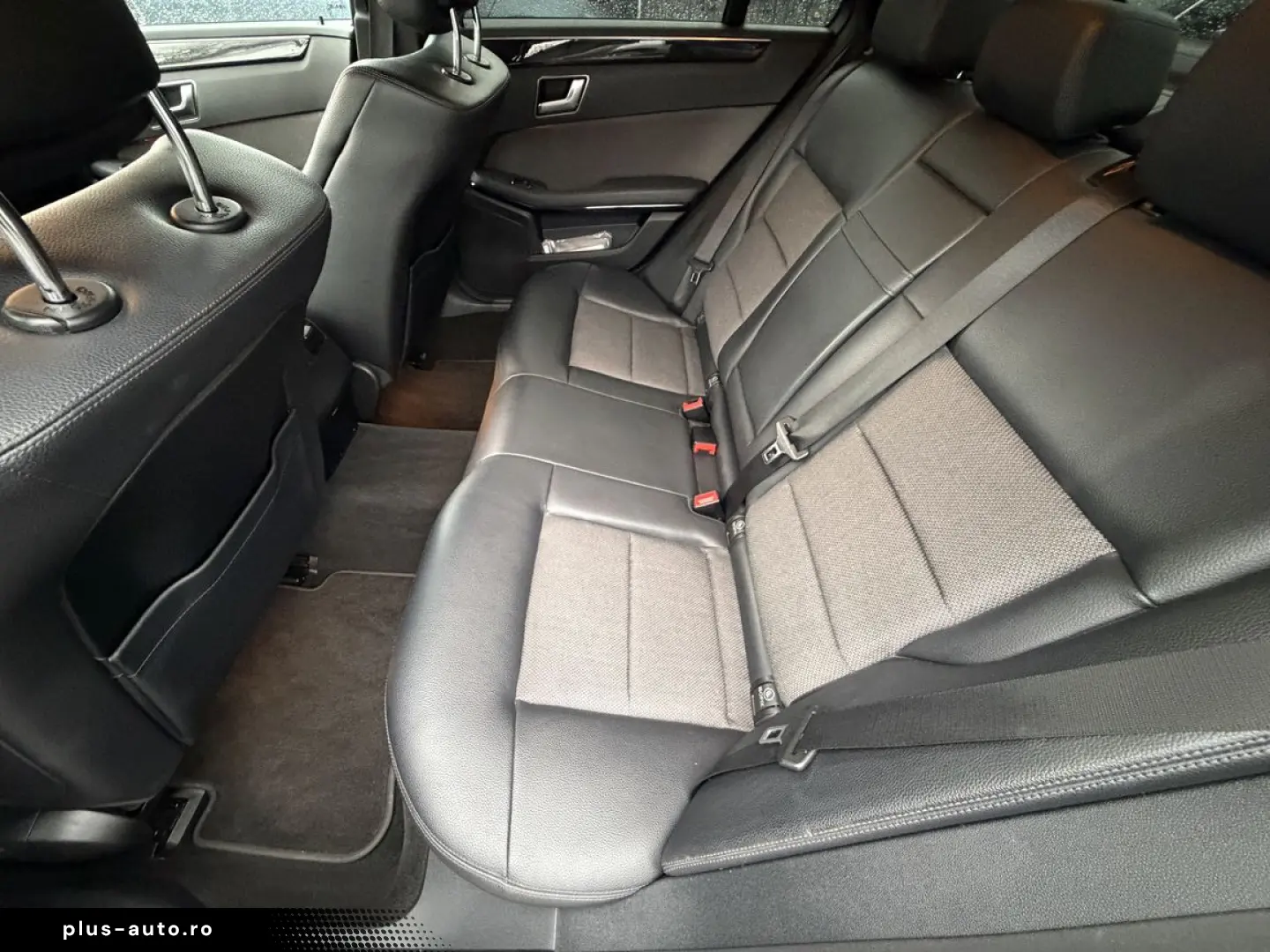 Mercedes-Benz E300 Bluetec hybrid