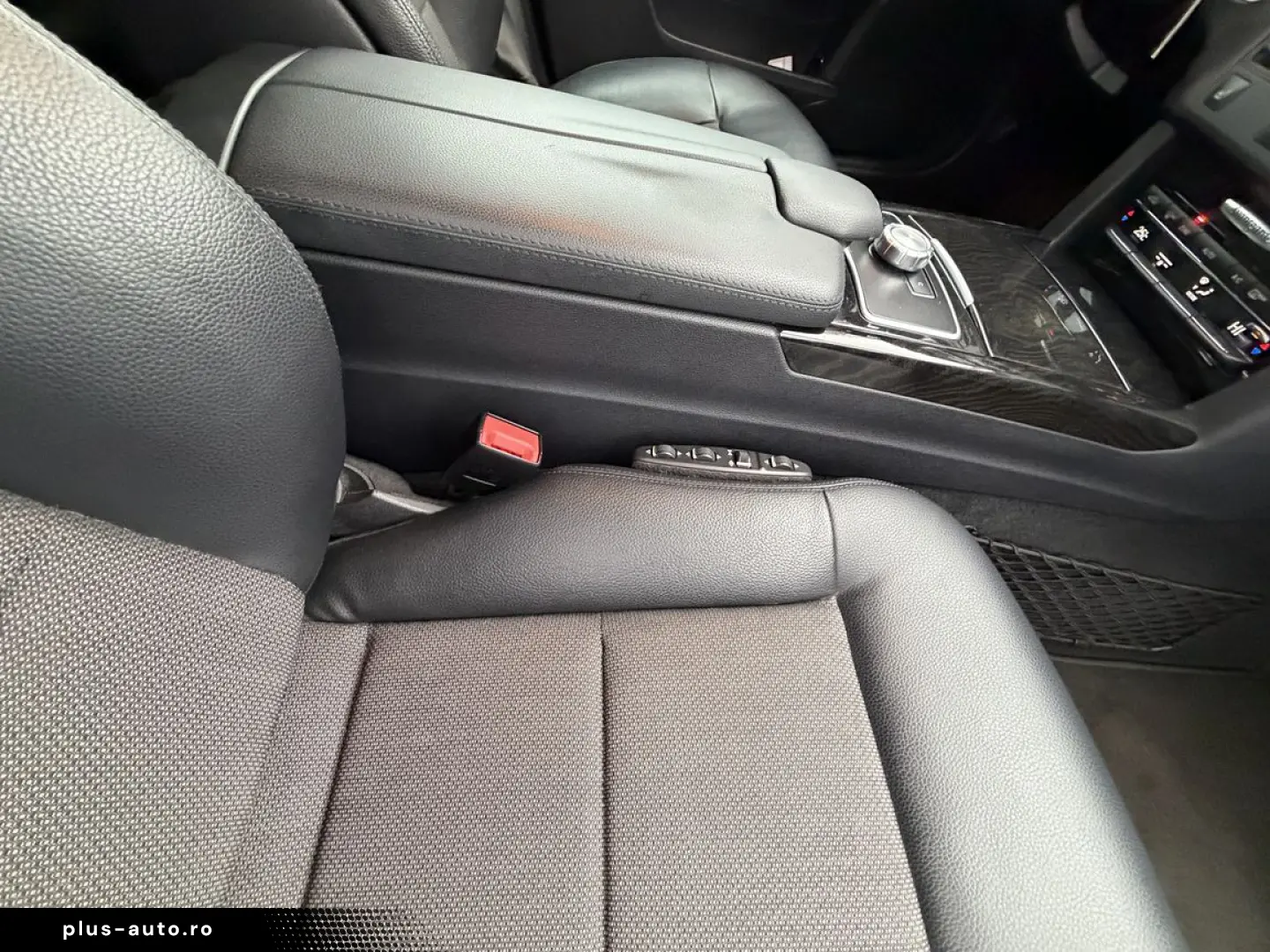 Mercedes-Benz E300 Bluetec hybrid