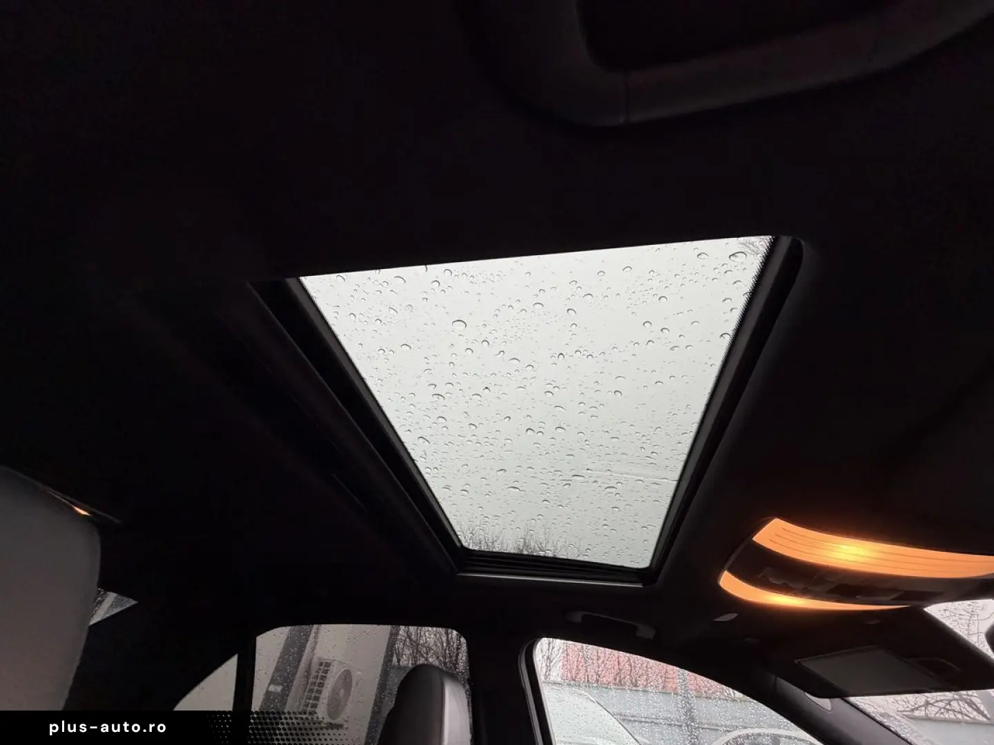 Mercedes-Benz E300 Bluetec hybrid