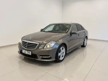 Mercedes-Benz E300 Bluetec hybrid