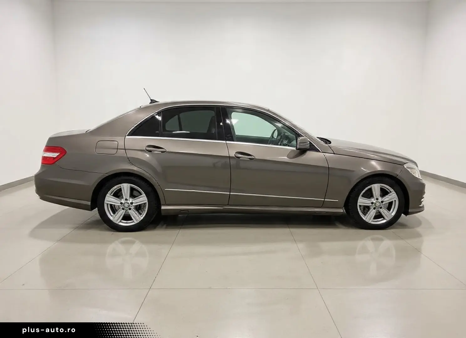 Mercedes-Benz E300 Bluetec hybrid