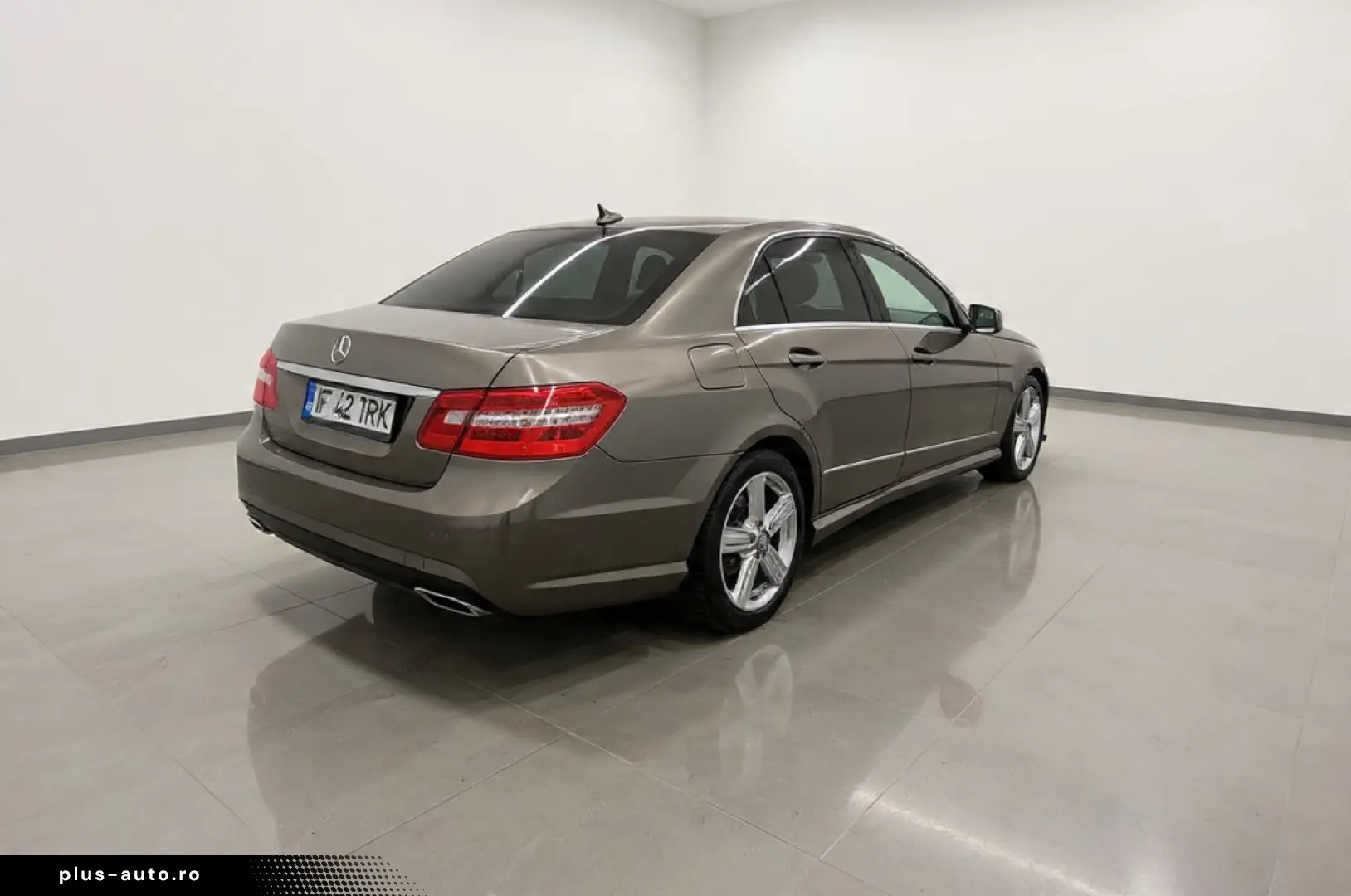 Mercedes-Benz E300 Bluetec hybrid