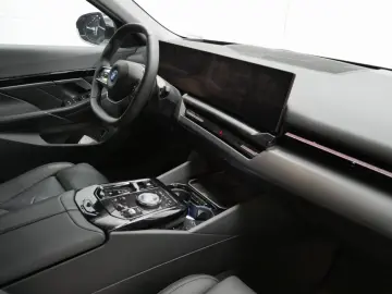 BMW 530e Lim.LiCoPro H K DAPro PA  Iconic Adapt.LED