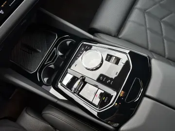 BMW 530e Limousine Panoramadach AHK Comfortpaket