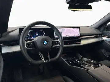 BMW 520i M SPORT PRO AdLED DA IconicGlow Kam H K 20