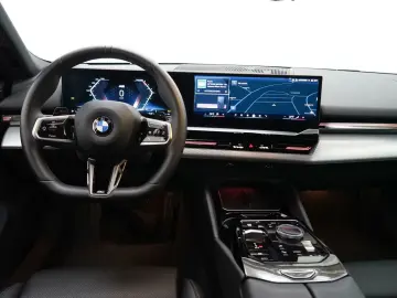 BMW 520d Limousine [M Sport  ACC  AHK  LED  RFK]