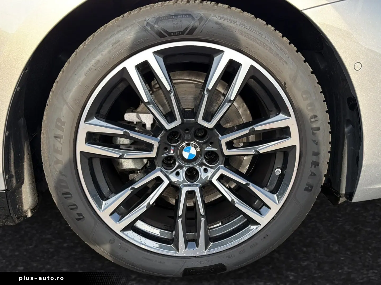 BMW 520i M Sport AHK Pano H K Sitzbelüft.