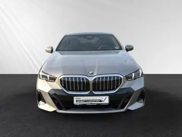 BMW 520i M Sport AHK Pano H K Sitzbelüft.