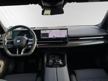BMW 520i M Sport AHK Pano H K Sitzbelüft.