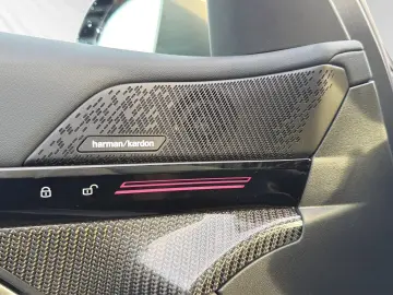 BMW 520i M Sport AHK Pano H K Sitzbelüft.