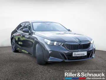 BMW 520i M-Sport AHK ACC HUD SITZBELÜFTUNG PANO 360