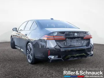 BMW 520i M-Sport AHK ACC HUD SITZBELÜFTUNG PANO 360