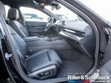 BMW 520i M-Sport AHK ACC HUD SITZBELÜFTUNG PANO 360