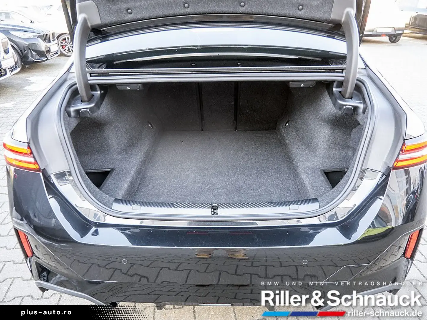 BMW 520i M-Sport AHK ACC HUD SITZBELÜFTUNG PANO 360