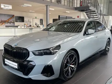 BMW 520i M Sport Pro A-LED ICONIC 360  20  HUD