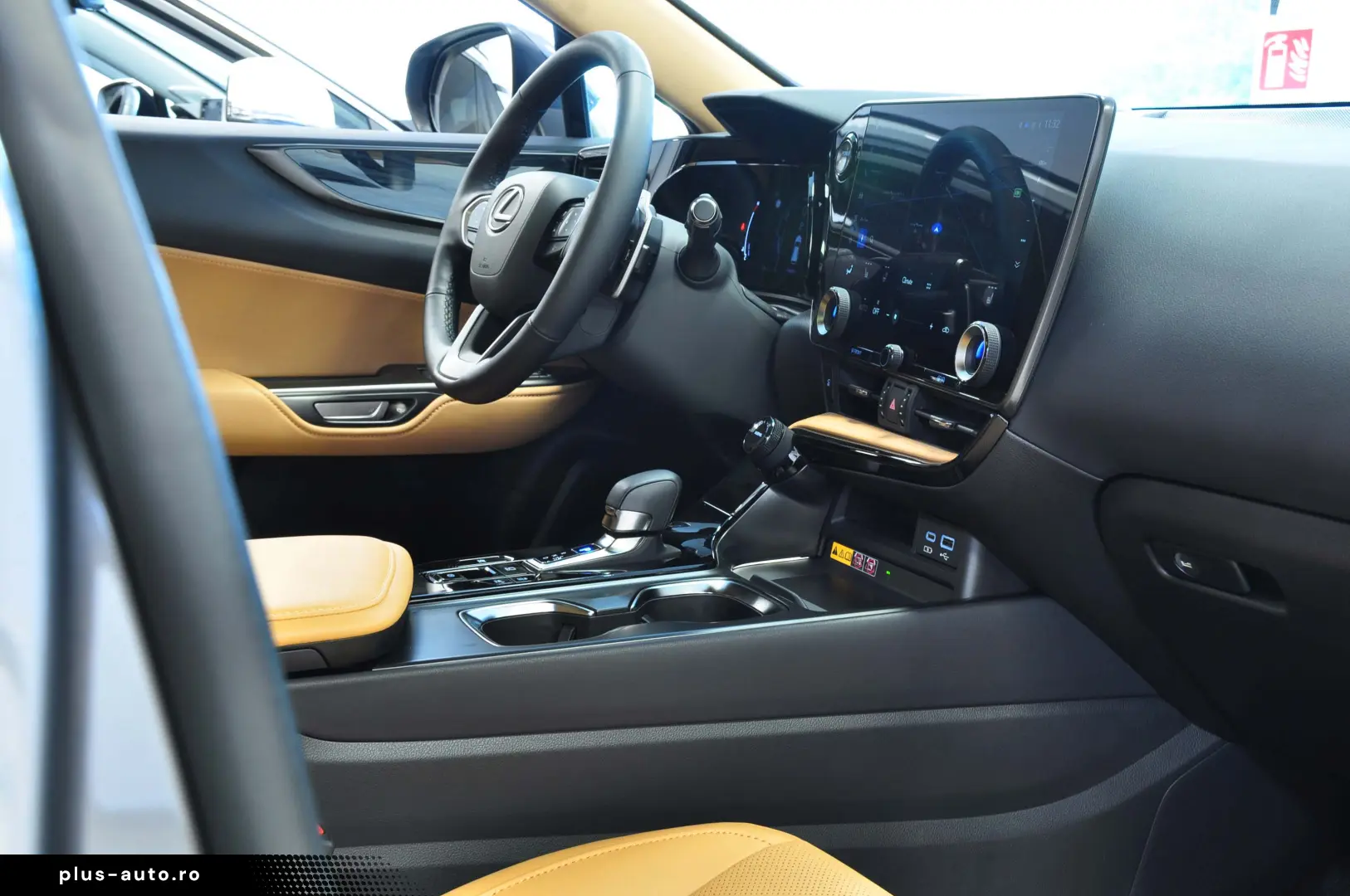 STOC auto NOU LEXUS NX 450H PlugIn 309CP