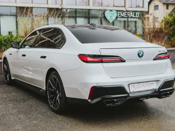BMW M760e xDrive