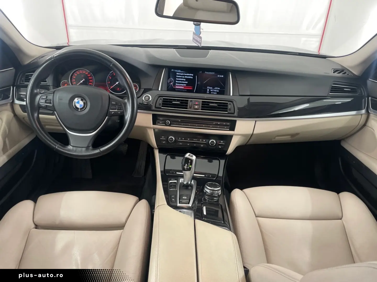 BMW 5-SERIE 520i High Executive  Jan-16  150.480