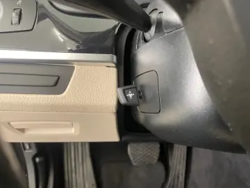 BMW 5-SERIE 520i High Executive  Jan-16  150.480