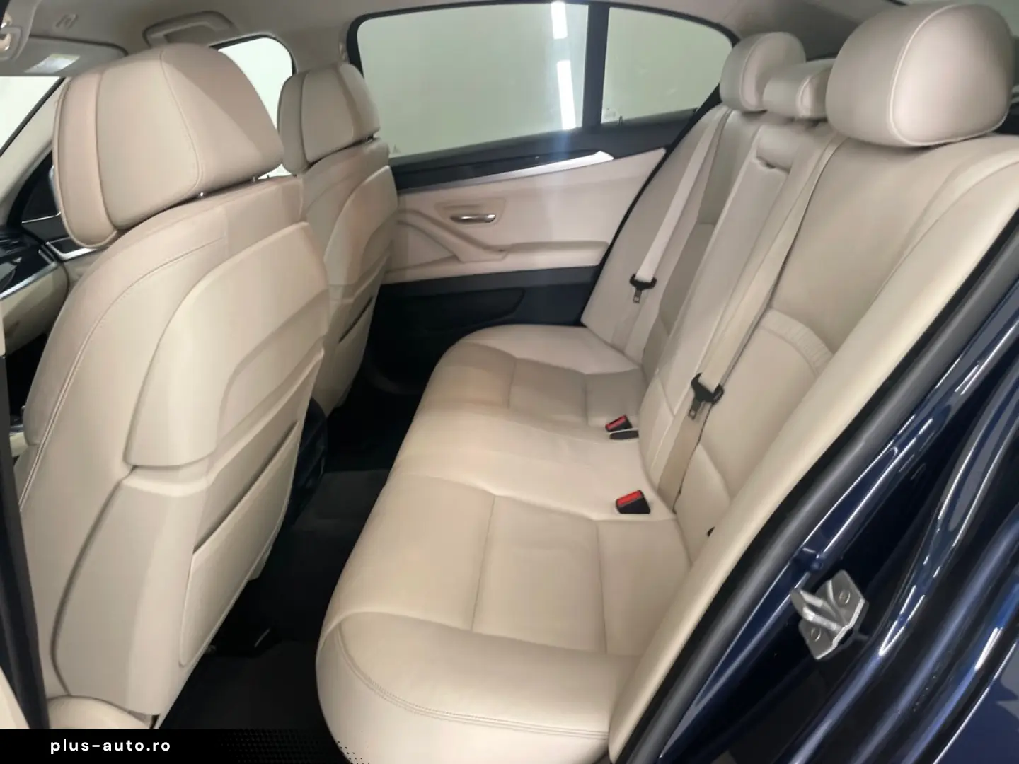 BMW 5-SERIE 520i High Executive  Jan-16  150.480