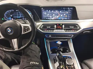 BMW X5 xDr45e M Sport PANO 360  Sitzklima ACC SoftCl