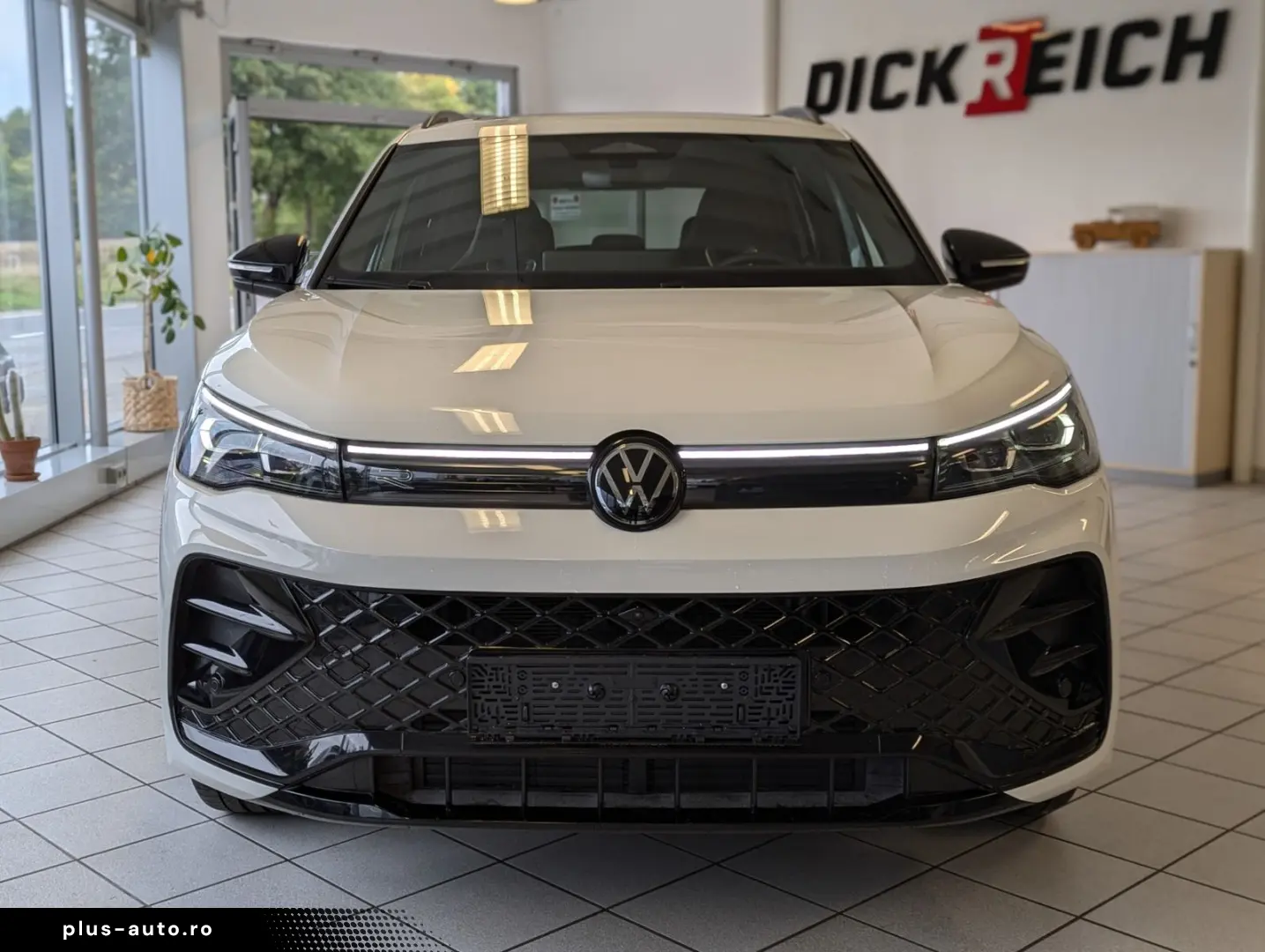 VW Tiguan 2.0TDI R-Line 4M Pano Black  Matrix 20