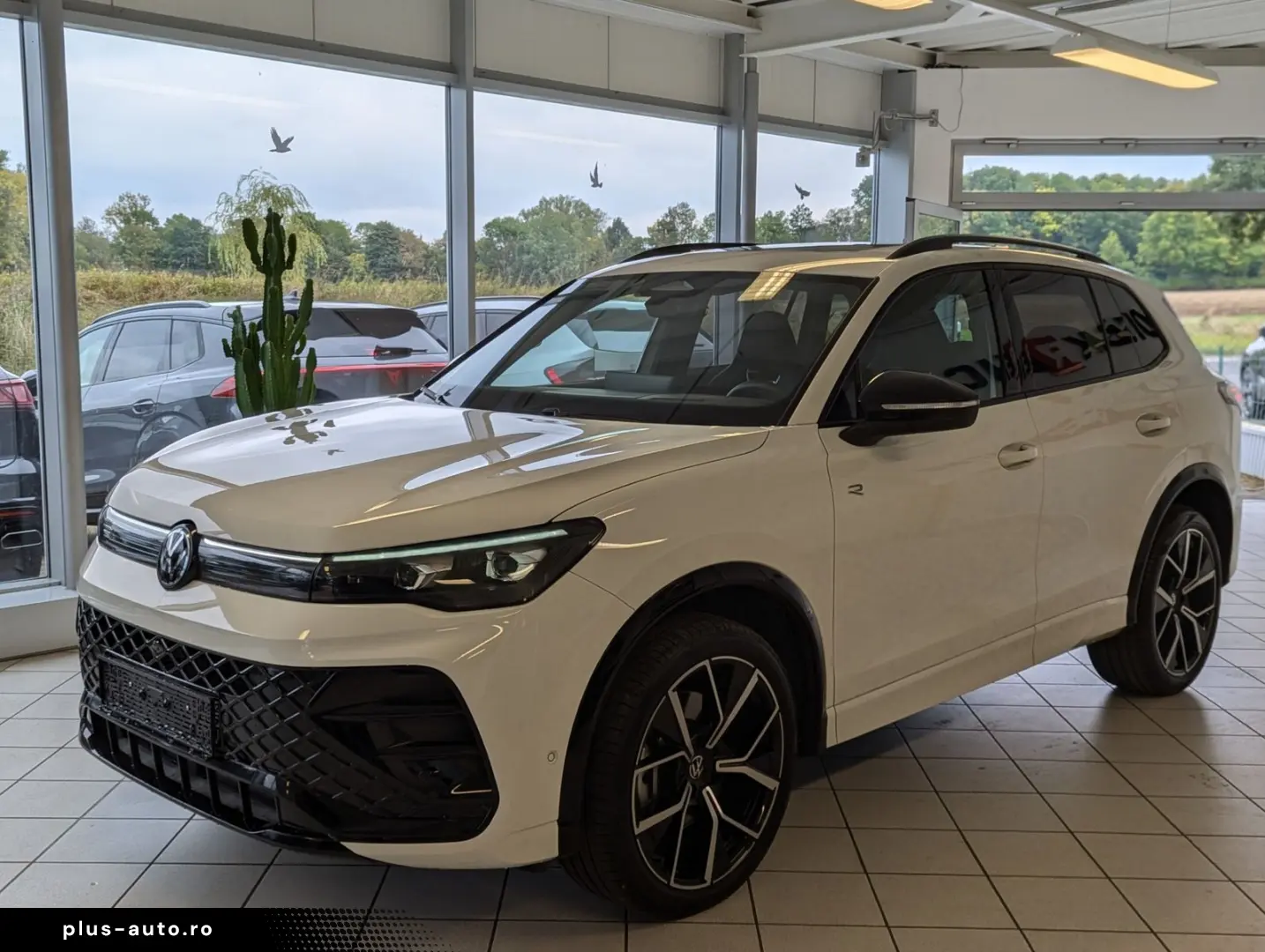 VW Tiguan 2.0TDI R-Line 4M Pano Black  Matrix 20