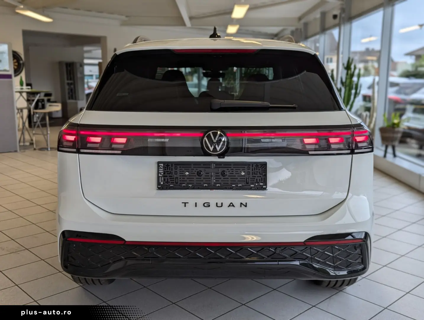 VW Tiguan 2.0TDI R-Line 4M Pano Black  Matrix 20