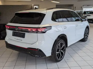 VW Tiguan 2.0TDI R-Line 4M Pano Black  Matrix 20