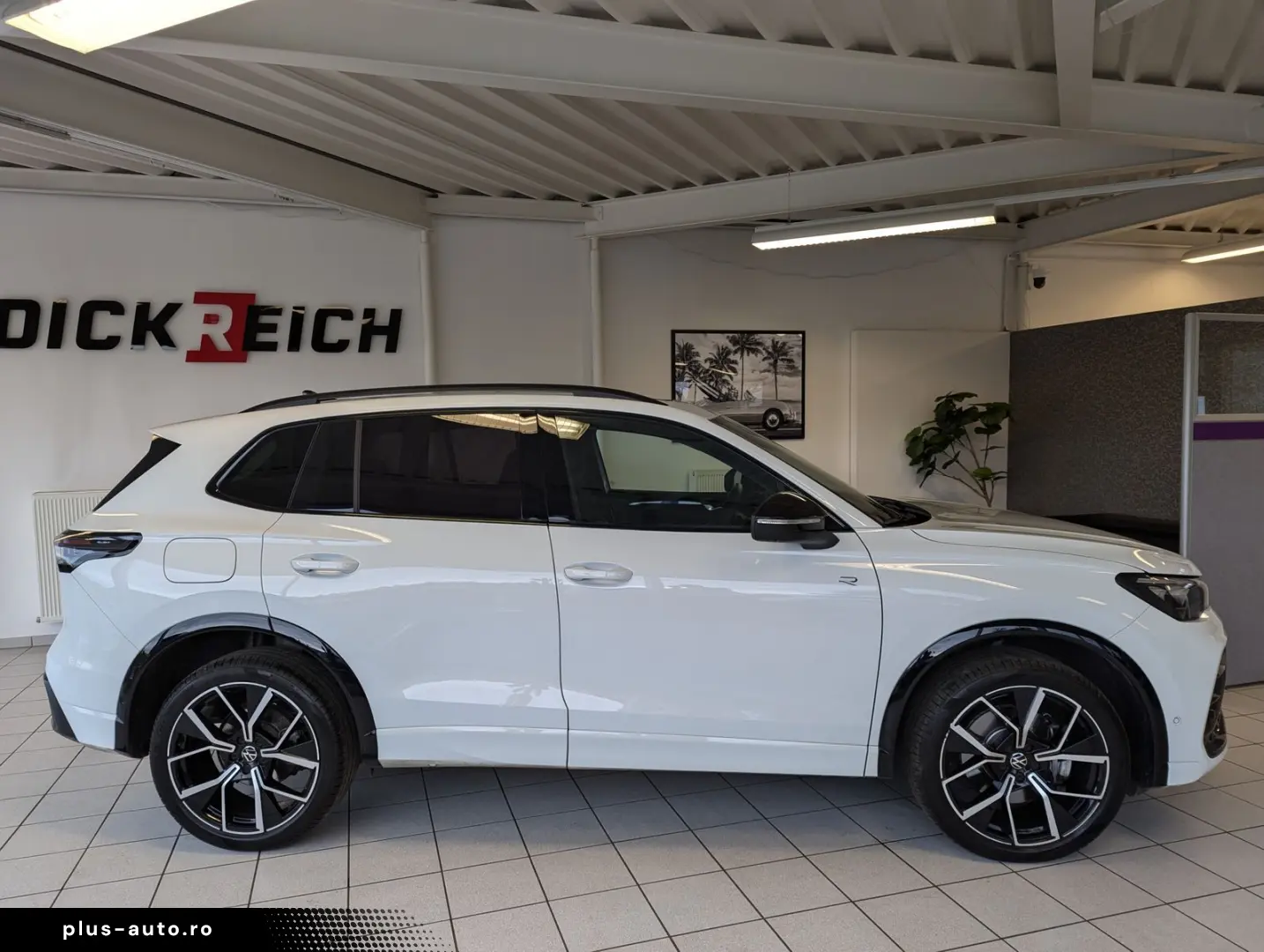 VW Tiguan 2.0TDI R-Line 4M Pano Black  Matrix 20