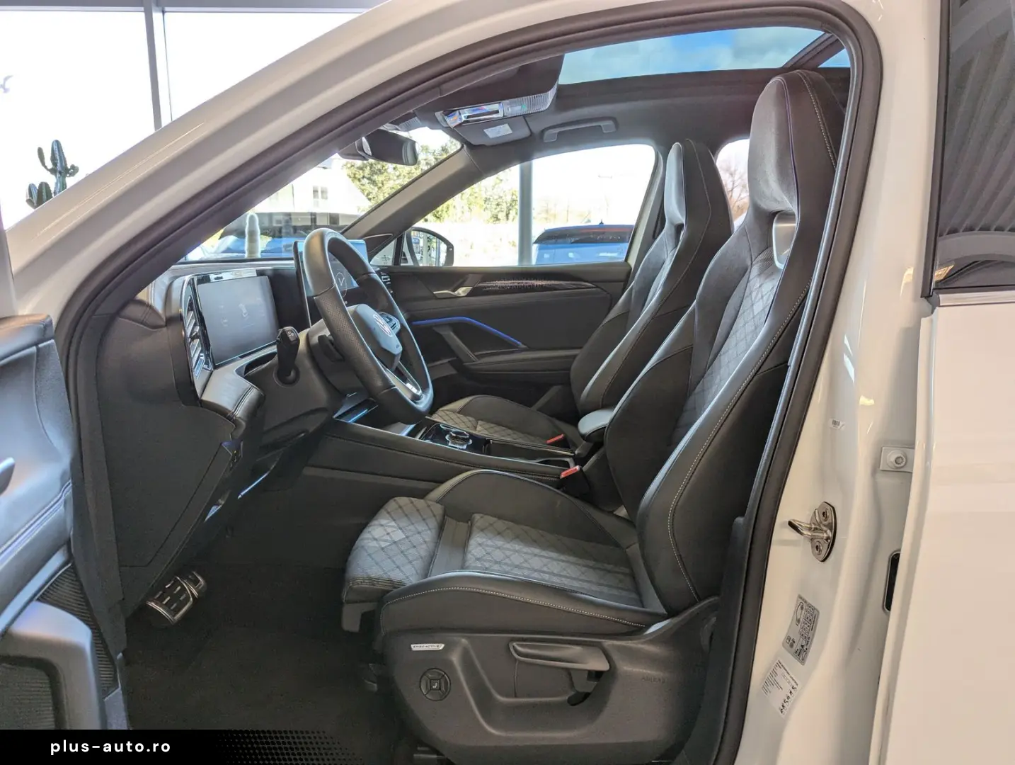 VW Tiguan 2.0TDI R-Line 4M Pano Black  Matrix 20