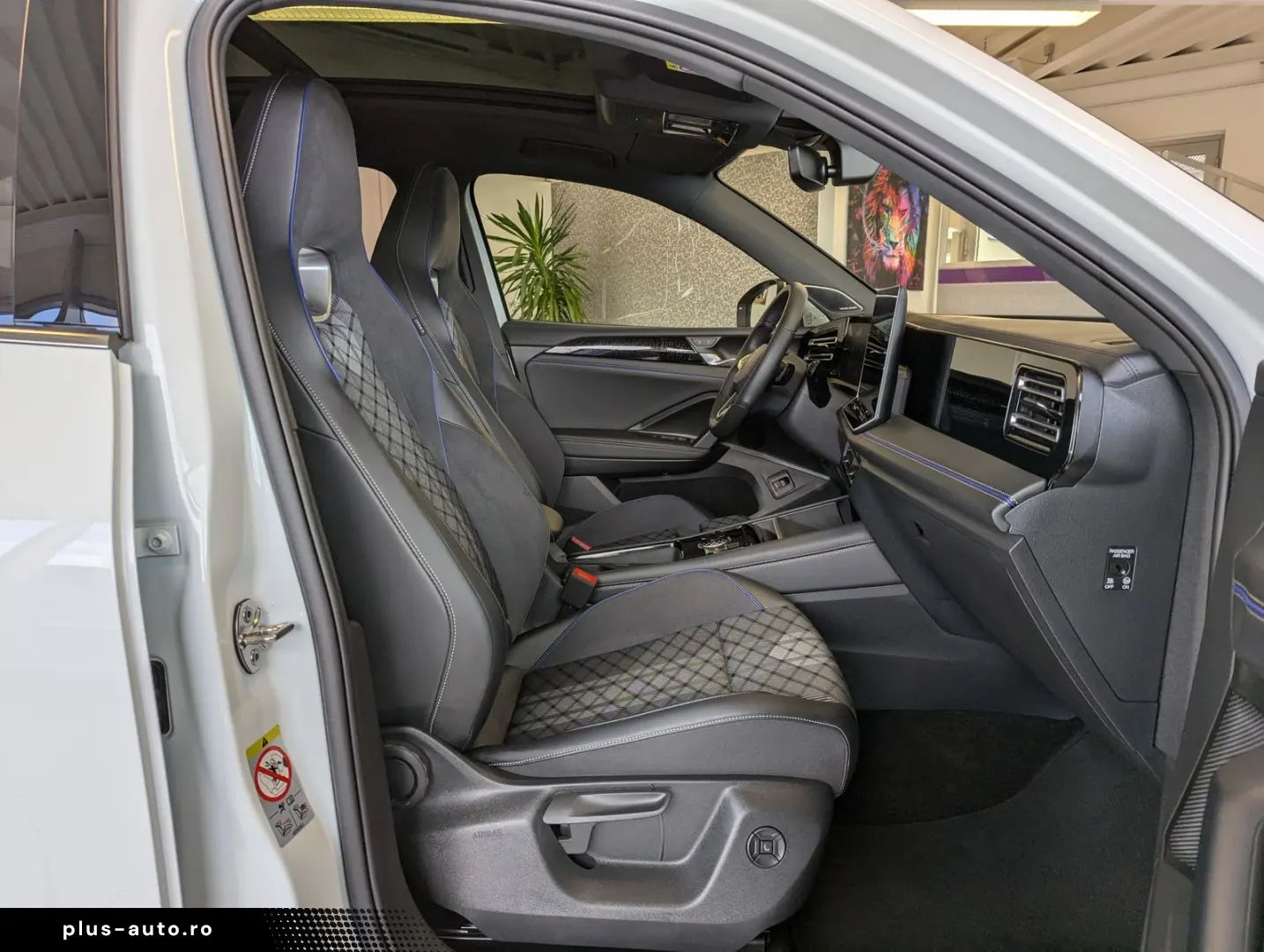 VW Tiguan 2.0TDI R-Line 4M Pano Black  Matrix 20