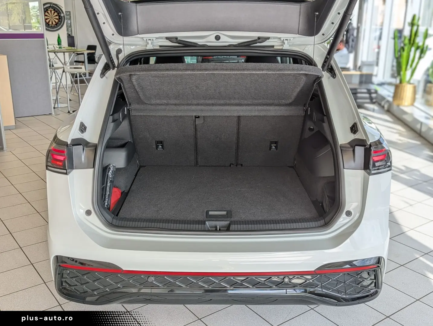 VW Tiguan 2.0TDI R-Line 4M Pano Black  Matrix 20