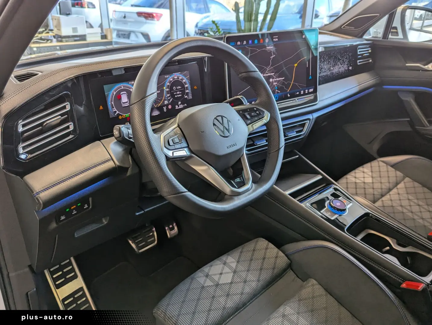 VW Tiguan 2.0TDI R-Line 4M Pano Black  Matrix 20