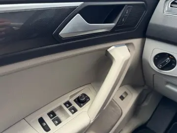 VW Tiguan 4Motion 2.0 TDI DSG R-Line 200 CP