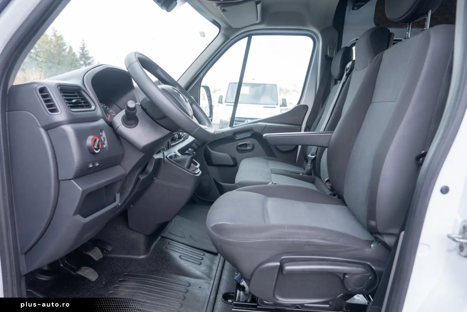 Flota de vanzare Renault Master 8 1 2024 Tva Deductibil