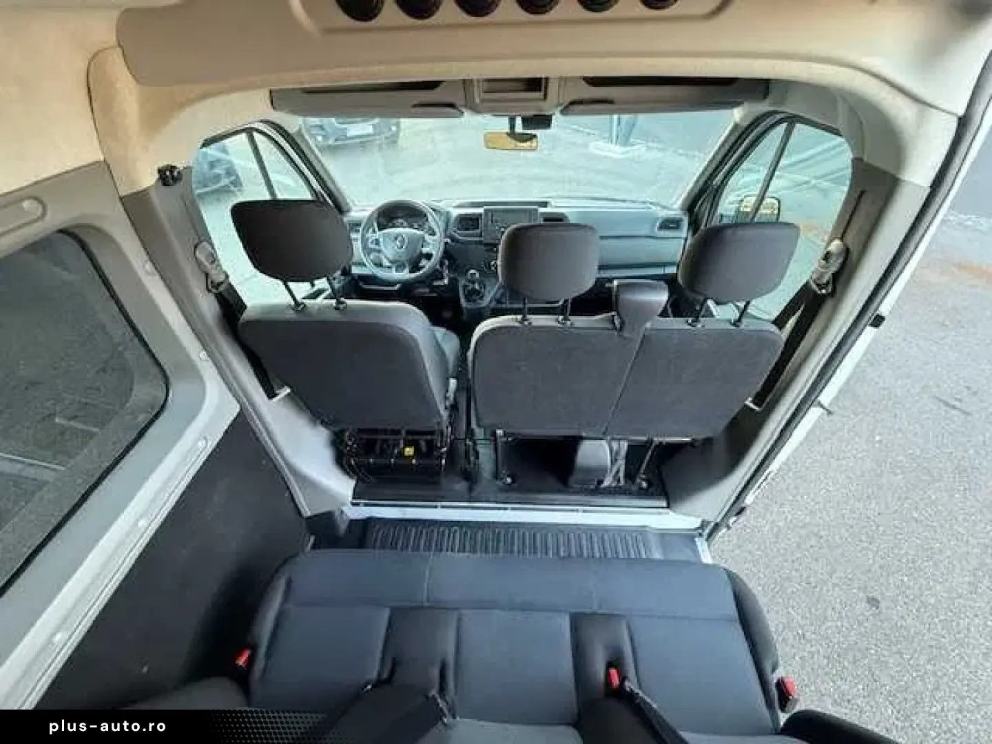 Flota de vanzare Renault Master 8 1 2024 Tva Deductibil