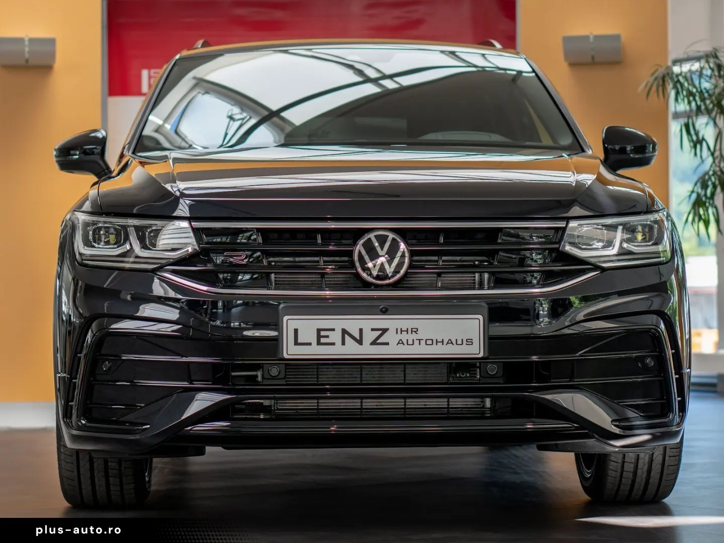 VW Tiguan R-Line TDI Allrad DSG  AHK LED Cam Webasto