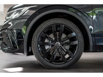 VW Tiguan R-Line TDI Allrad DSG  AHK LED Cam Webasto