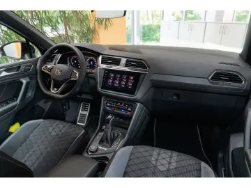 VW Tiguan R-Line TDI Allrad DSG  AHK LED Cam Webasto