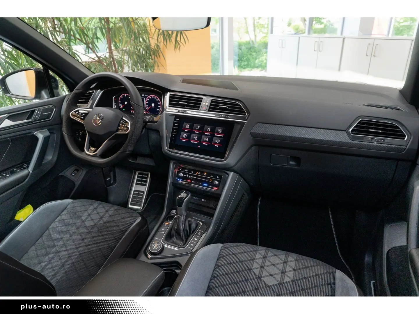 VW Tiguan R-Line TDI Allrad DSG  AHK LED Cam Webasto