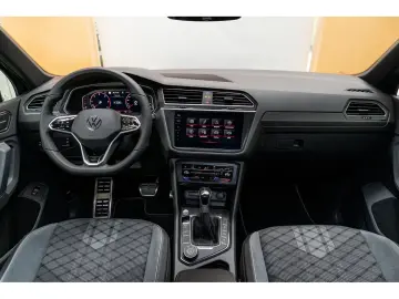 VW Tiguan R-Line TDI Allrad DSG  AHK LED Cam Webasto