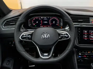 VW Tiguan R-Line TDI Allrad DSG  AHK LED Cam Webasto